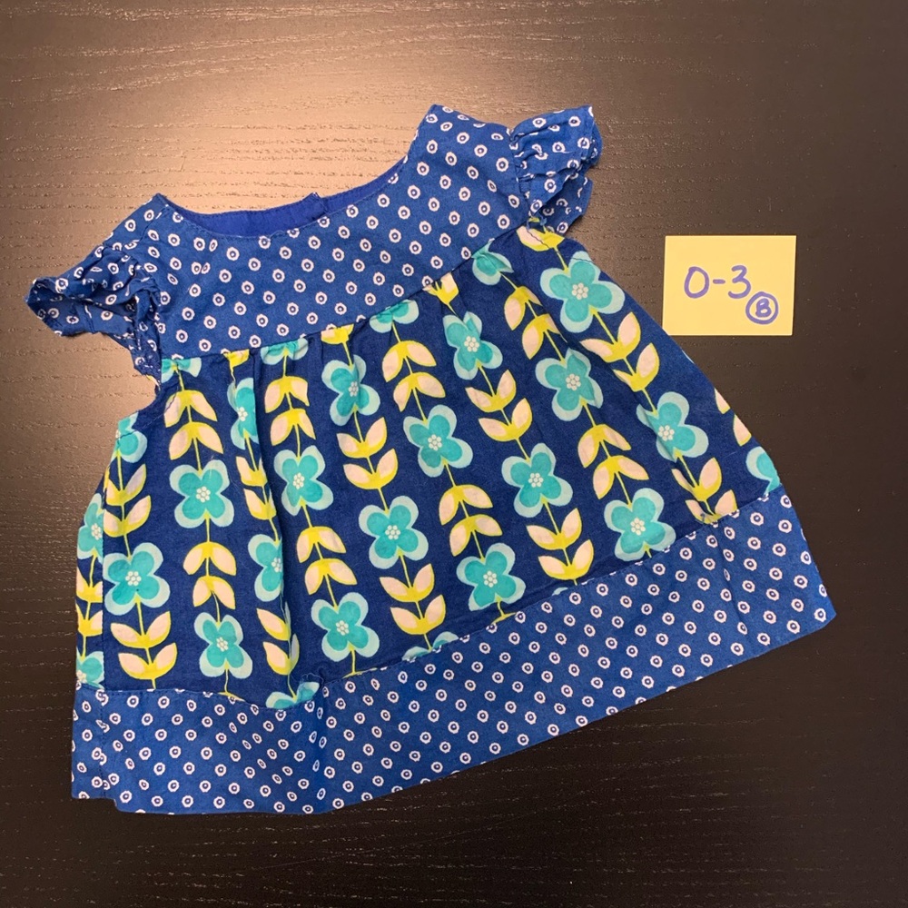 ⭐️2/$5.00⭐️ Old Navy 0-3m Blue Floral Blouse